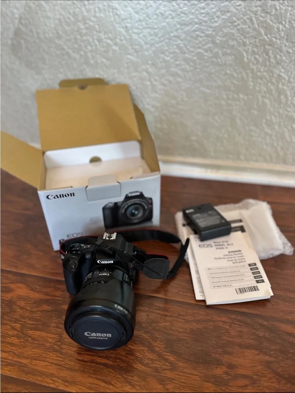 Canon EOS Rebel SL3 DSLR Camera - Black with 15-85 lens